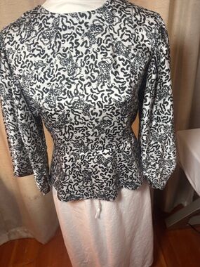 Top Shop Black & White Tiger Print Peplum Long-Sleeve Top Sz 8
